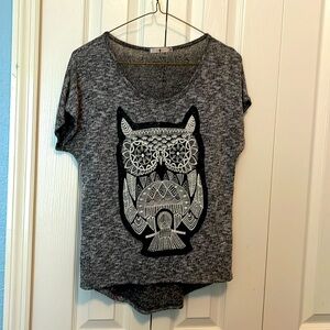 Cute black and white light weight short sleeve sweater. Size M. Owl design